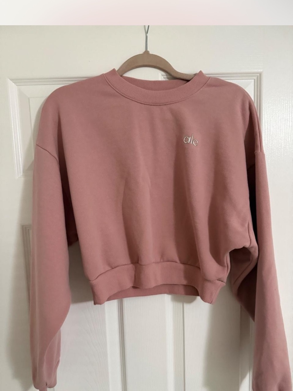 ALO Yoga Cropped Accolade in Vintage Pink